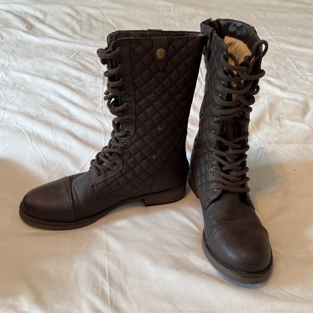 SM Quilted Fireside Women’s Boots 9.5M Brown Faux Fur Lined Adjustable Height